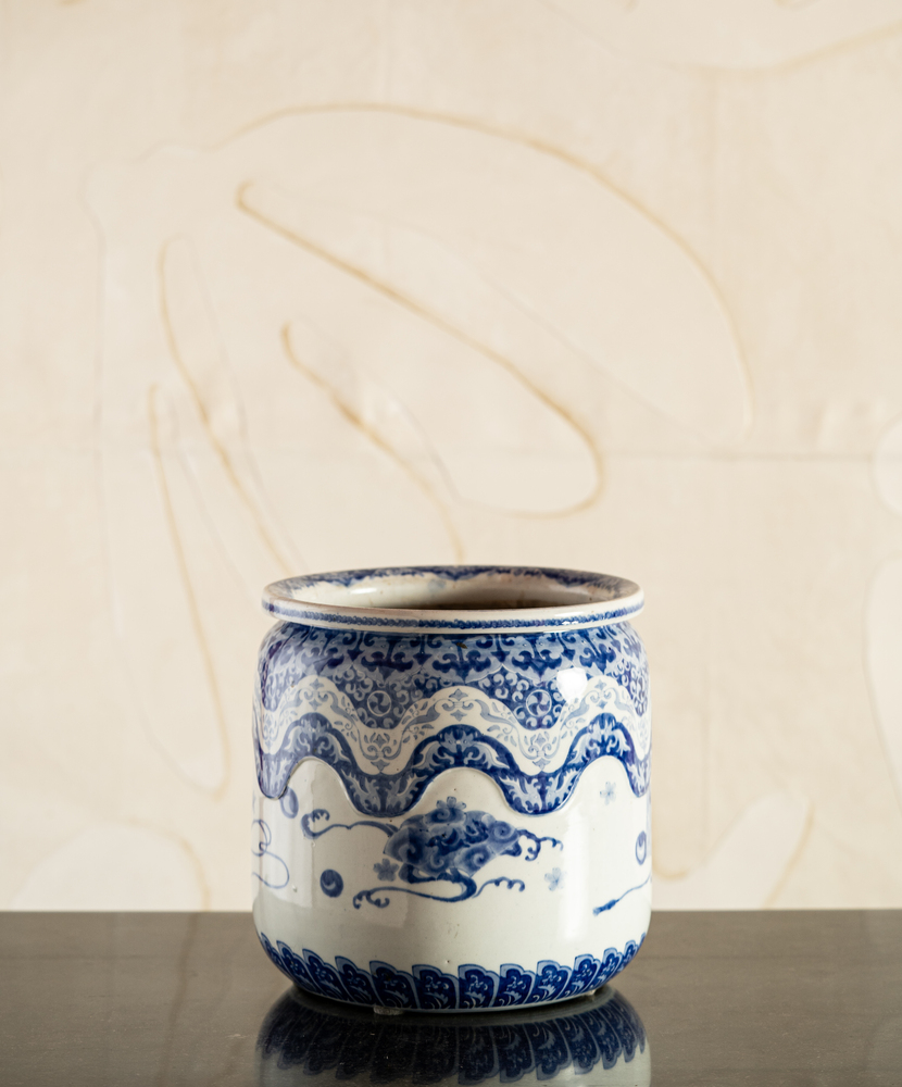 Cachepô ou aquecedor de chá em porcelana esmaltada